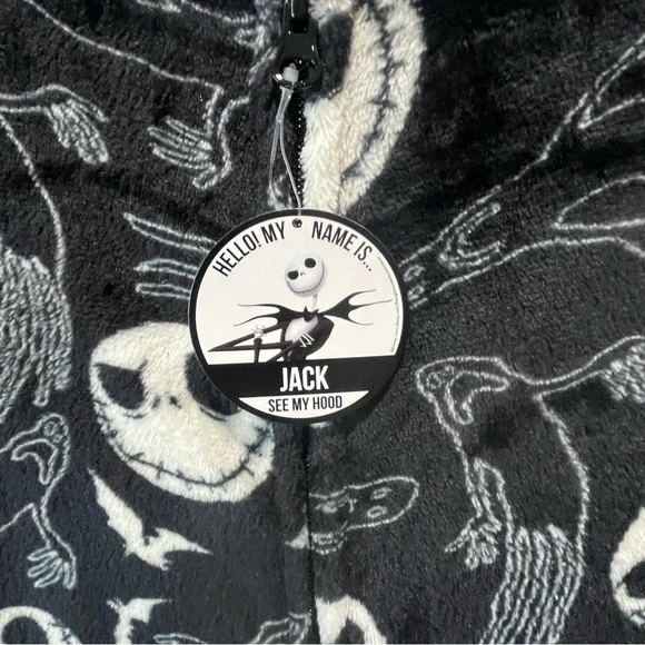6/$25
Disney Black and White Jack Skeleton Pajama Onesie - Picture 4 of 12